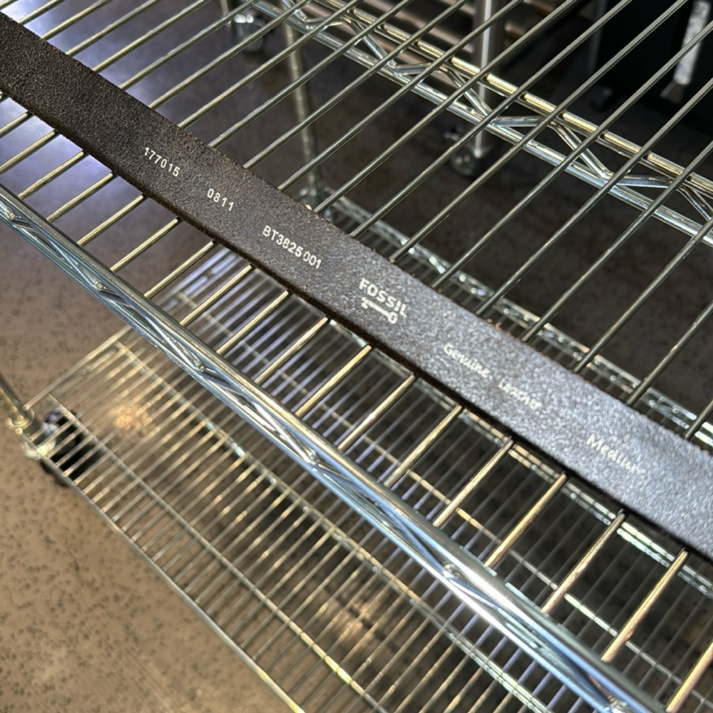 Fossil Mens Leather Belt Medium 42.5” total belt length Tan in color